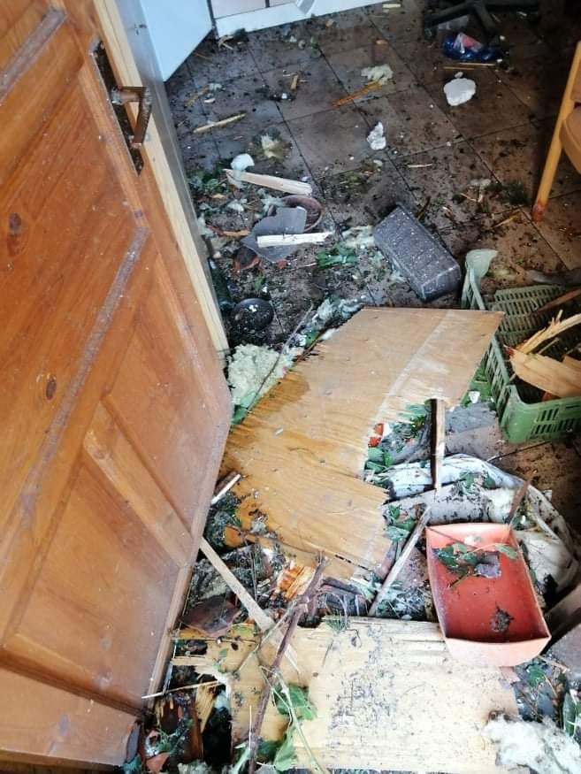 Pomohli jste Bílským po tornádu - dvě generace bez střechy nad hlavou
