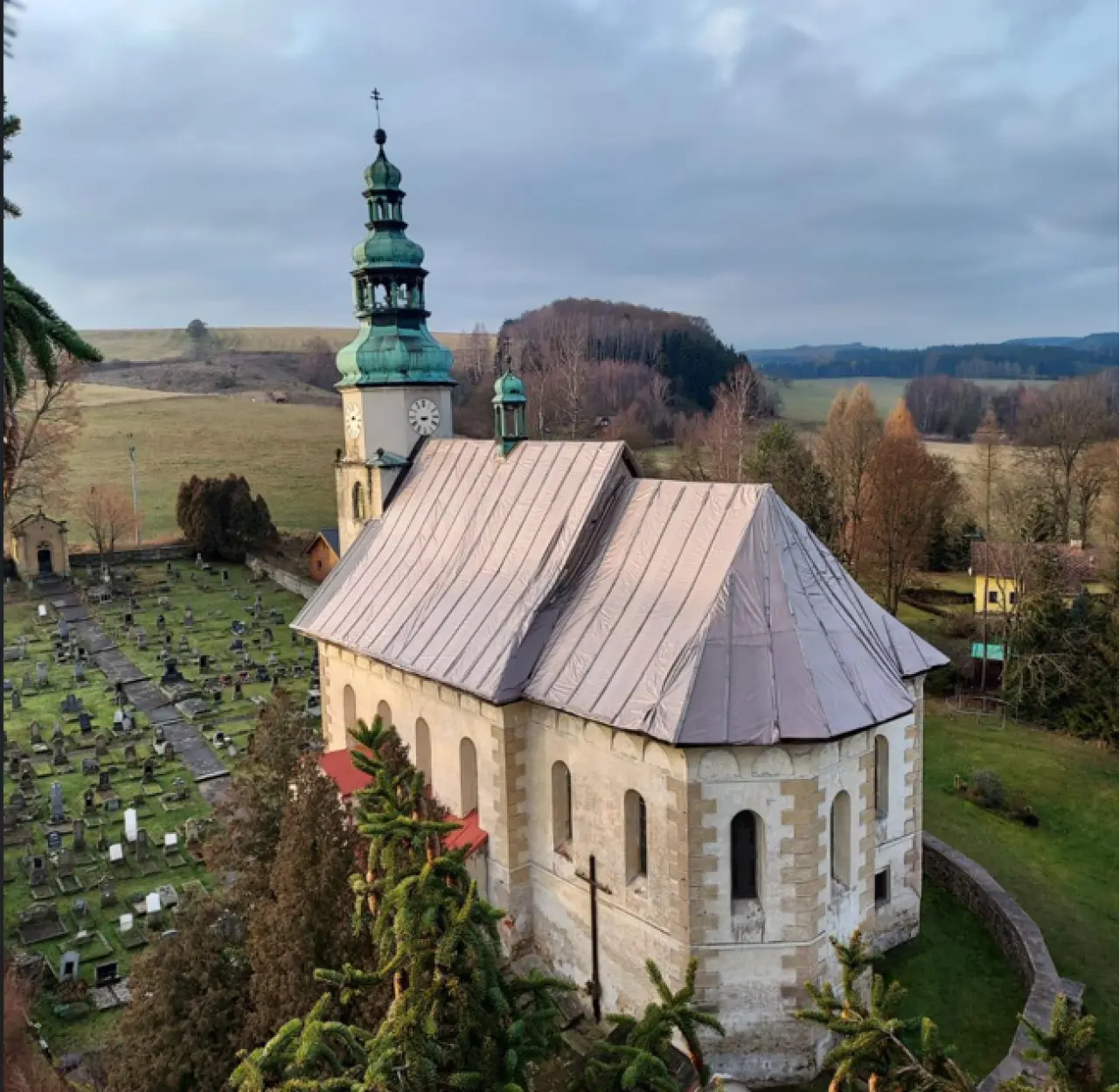 Záchrana nejstaršího kostela Broumovska- kostela Nejsvětější Trojice ve Zdoňově