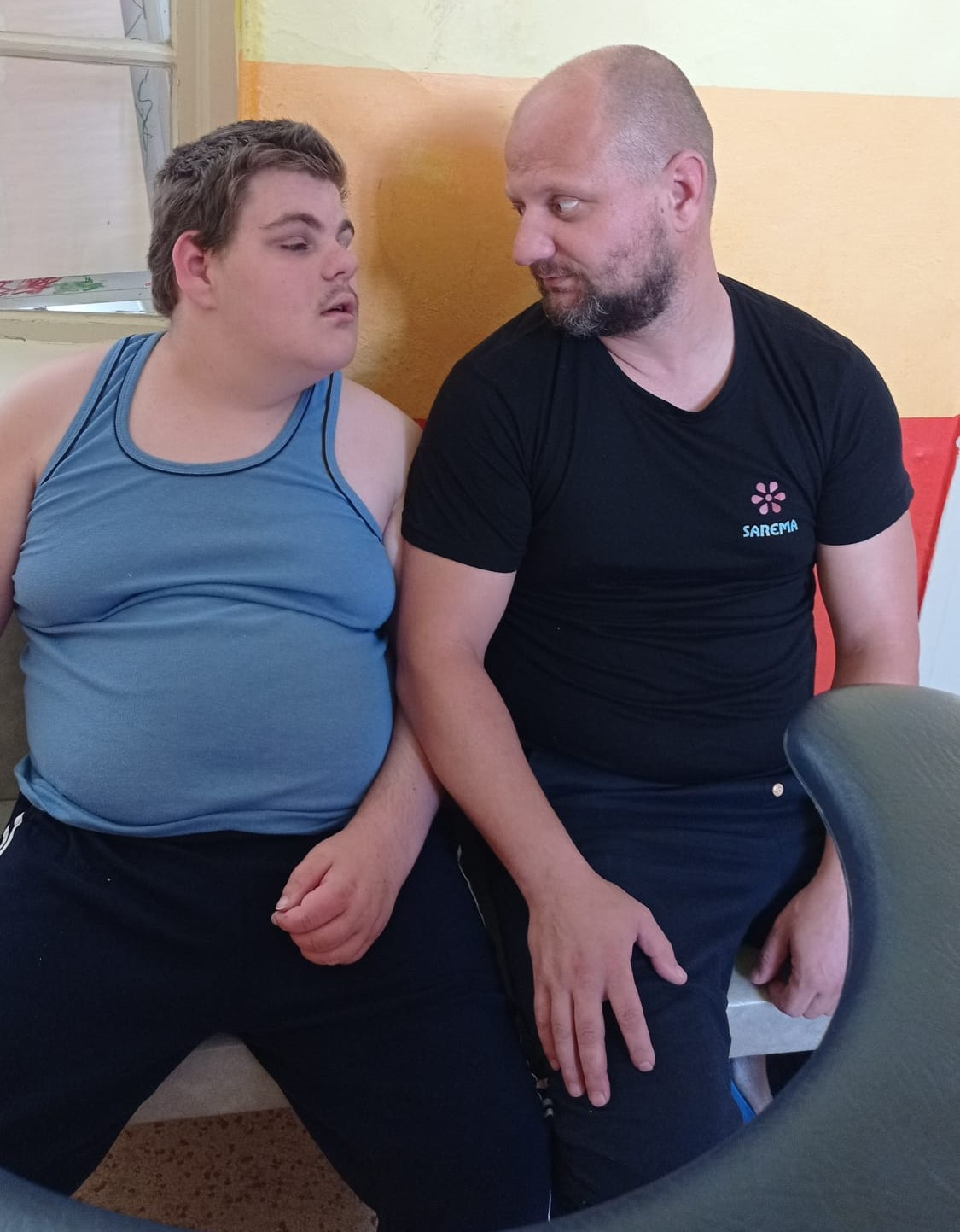 Pravidelnou rehabilitací posuňme Lukáše do chodítka