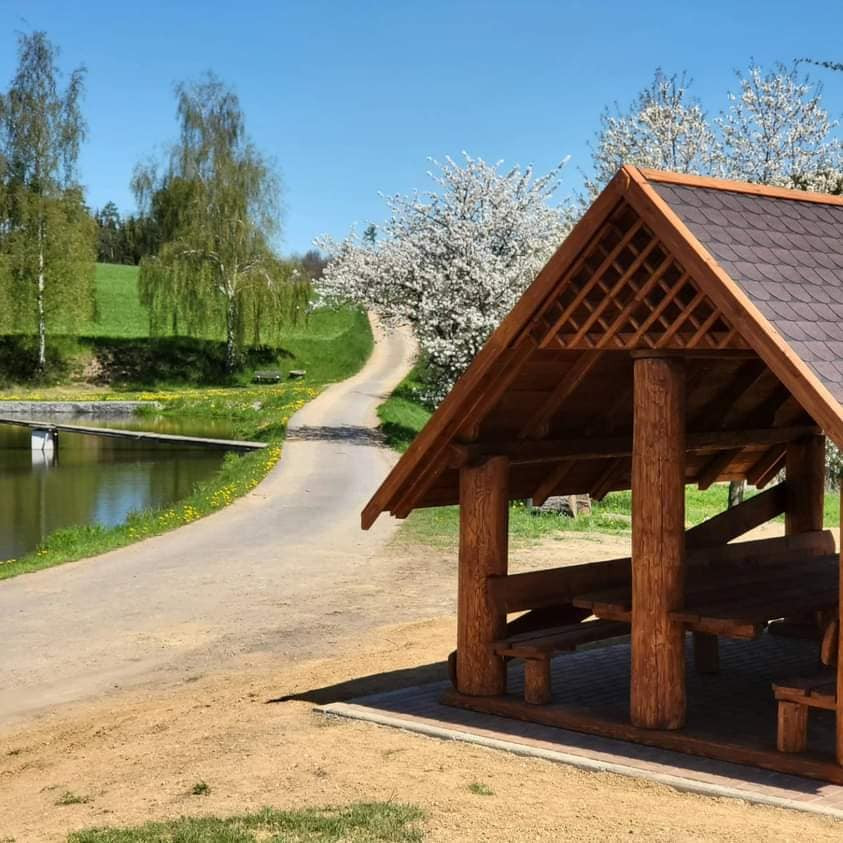 Postavte s námi odpočinkové altány pro cyklisty i turisty