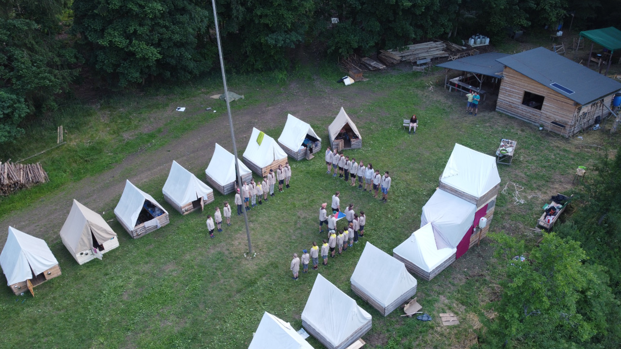 Voda pro skauty - zajištění vrtané studny