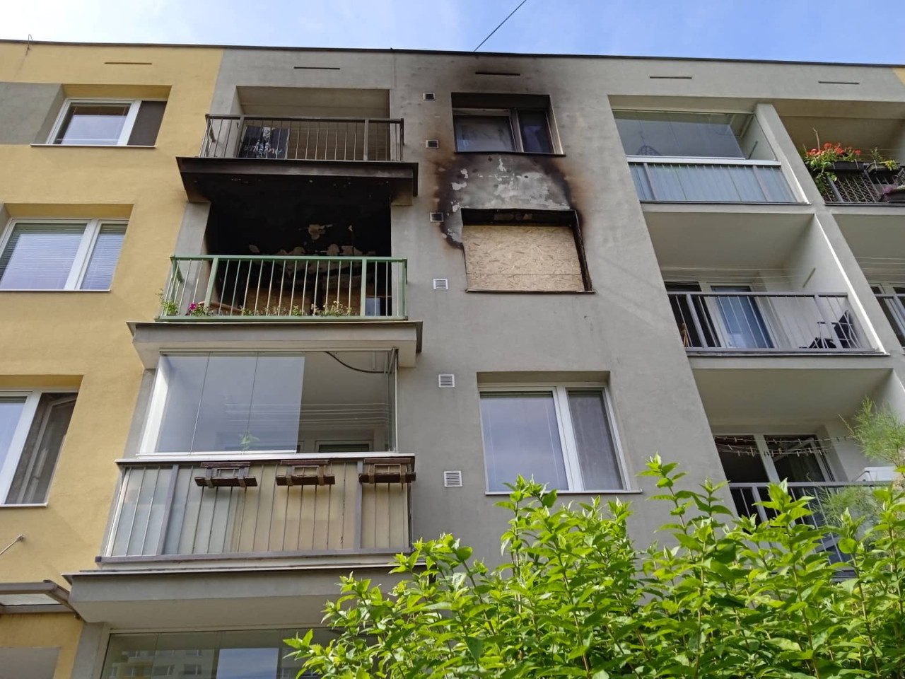 Rodiče - důchodci požárem přišli o vše, pomozte prosím!