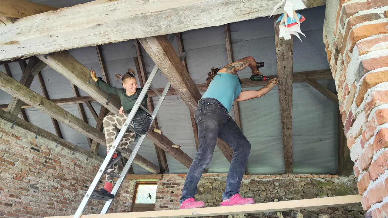 Community Space - Participate in Magic Roof Fund - Komunitní prostor