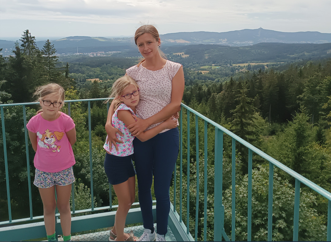 Pomohli jste mámě dvou dětí s léčbou zákeřného typu rakoviny