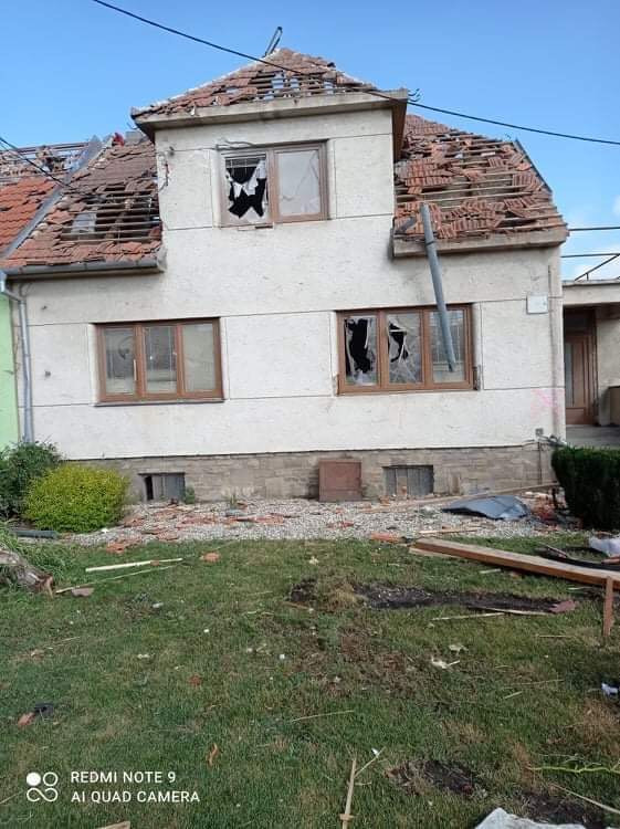 Pomoc rodině Králových z Mikulčič, kterým tornádo zničilo dům