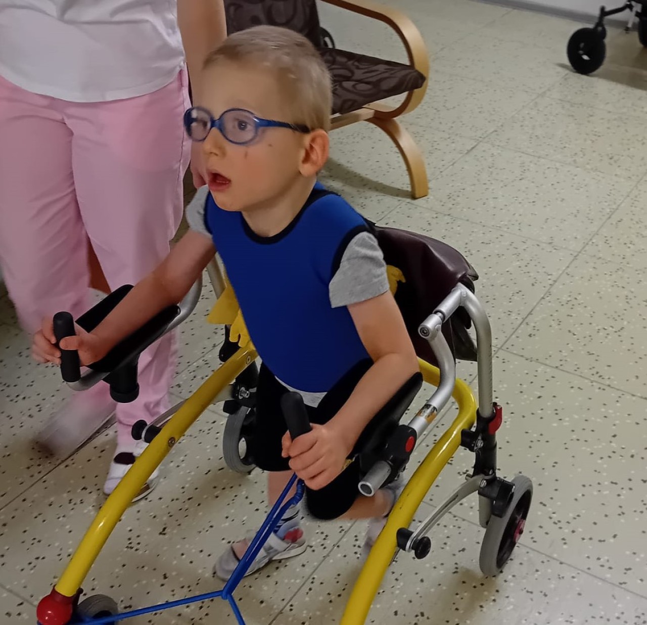 „Syndrom šťastného dítěte“ znamená pro Kubíka nekončící boj