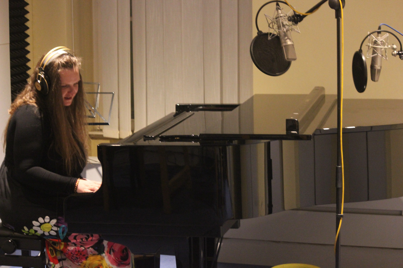 Miriam Lípová - ambient piano - podpořte vznik prvního studiového alba