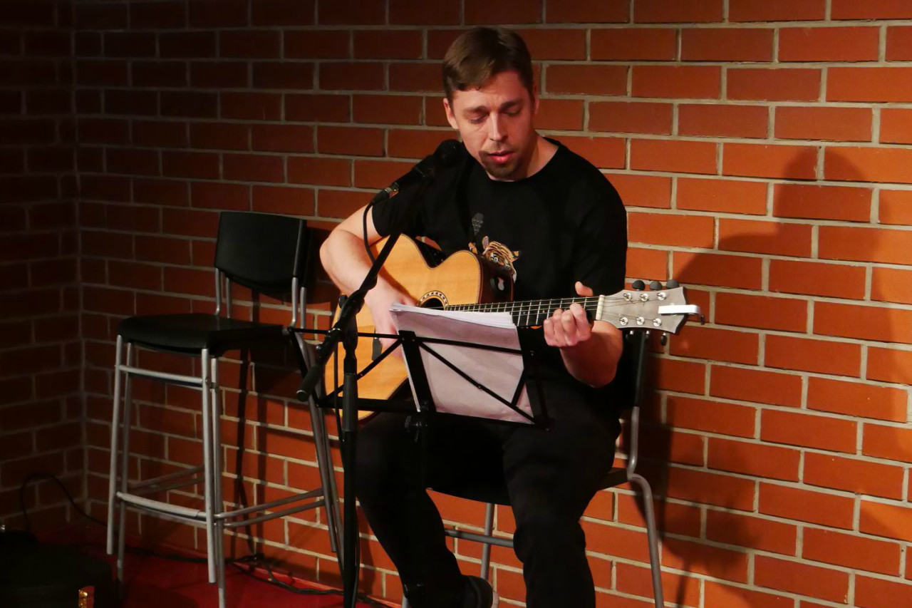 Videoklip k singlu Komedie písničkáře Horazzio