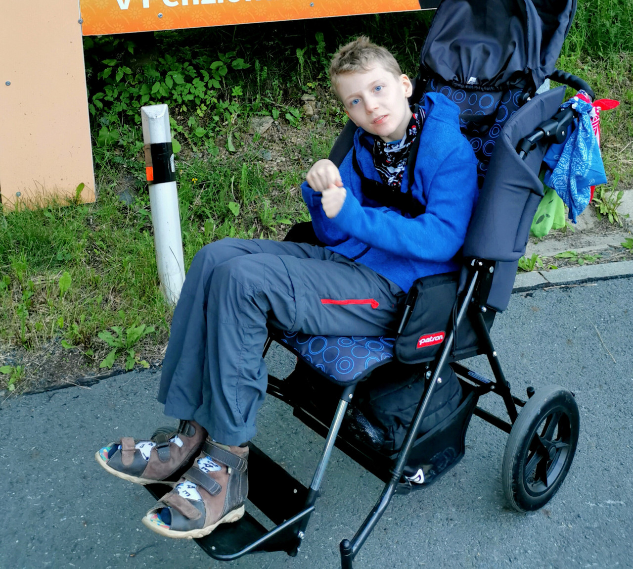 David se narodil jako zdravý kluk, teď potřebuje naši pomoc a psí parťačku Colleen!