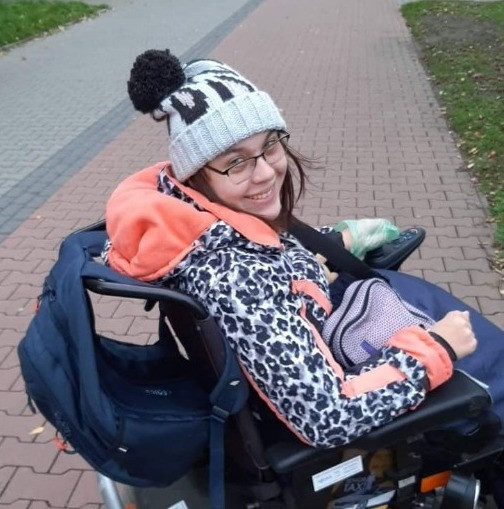 Přispěli jste Karolíně na elektrický vozík