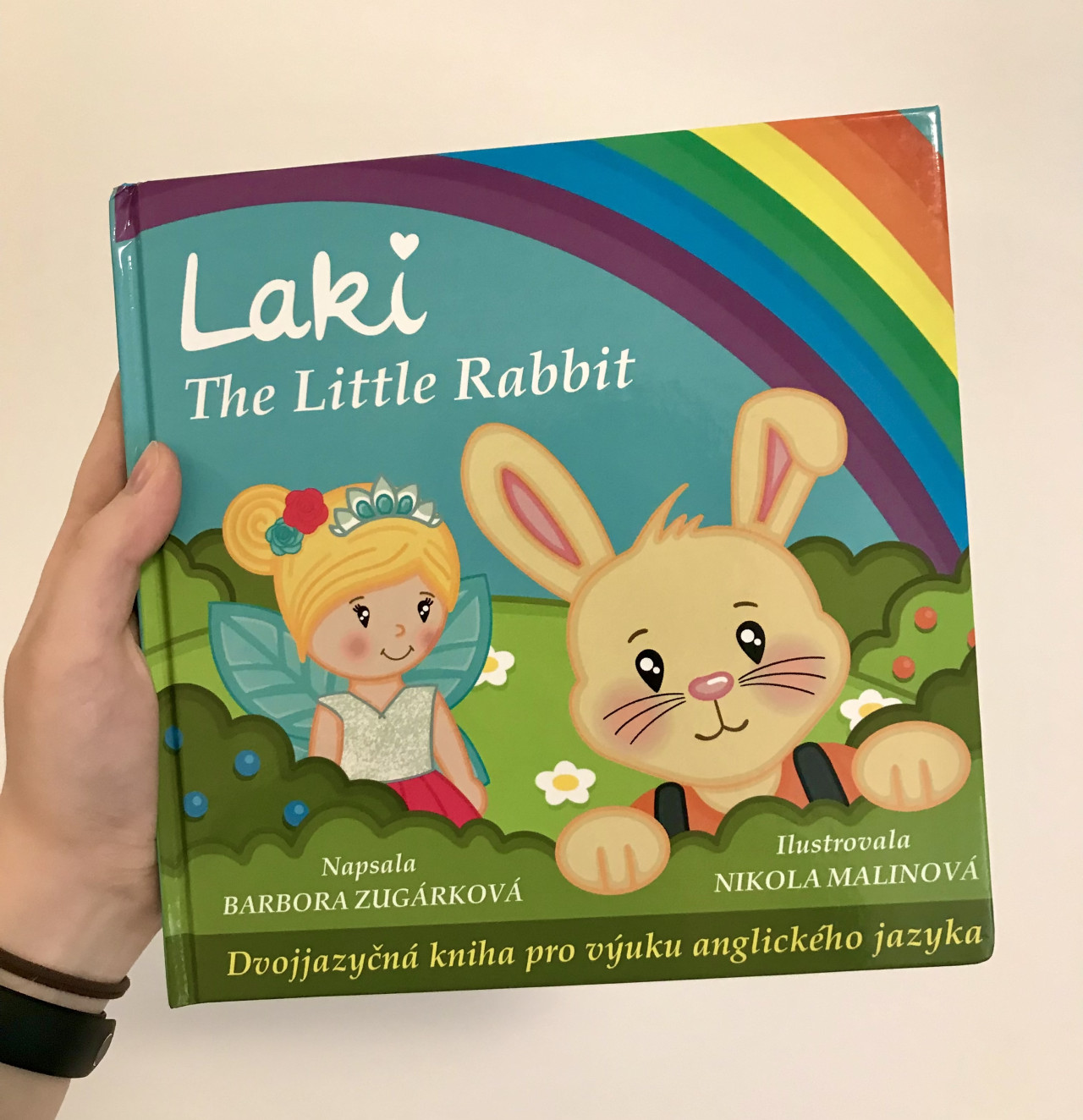 Kniha Laki, the Little Rabbit a nový život pro Adélku