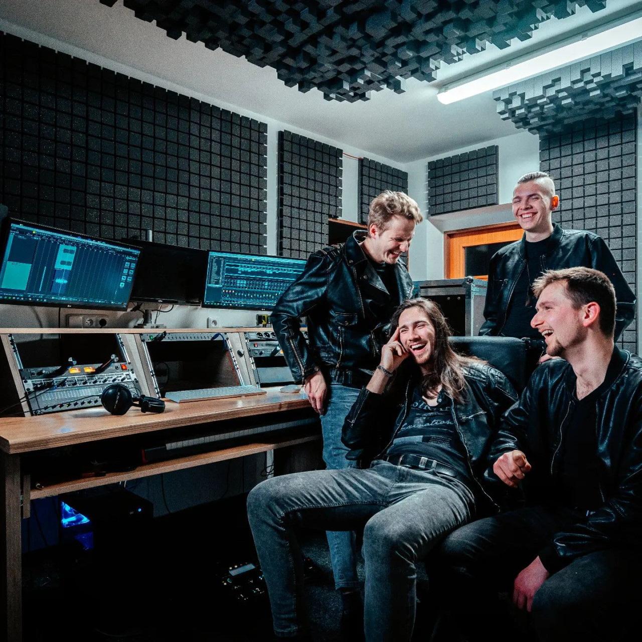 Podpořte debutové album kapely Horizont!