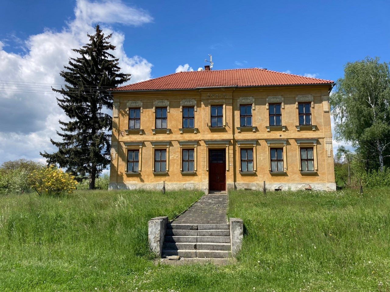 Spolek Křídla všem. Rekonstrukce komunitní školy na Moravě.