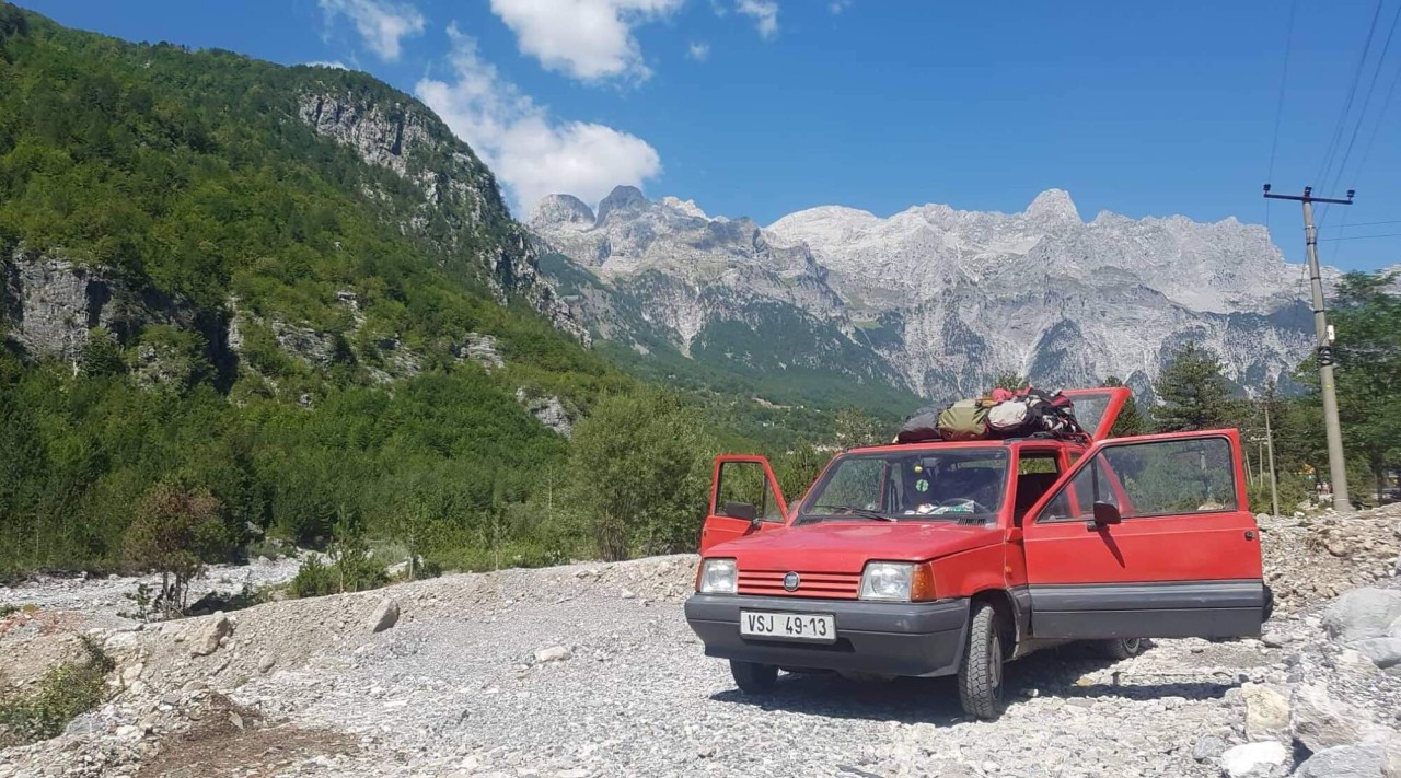 Vydejte se s námi Felicií až na hranici Íránu
