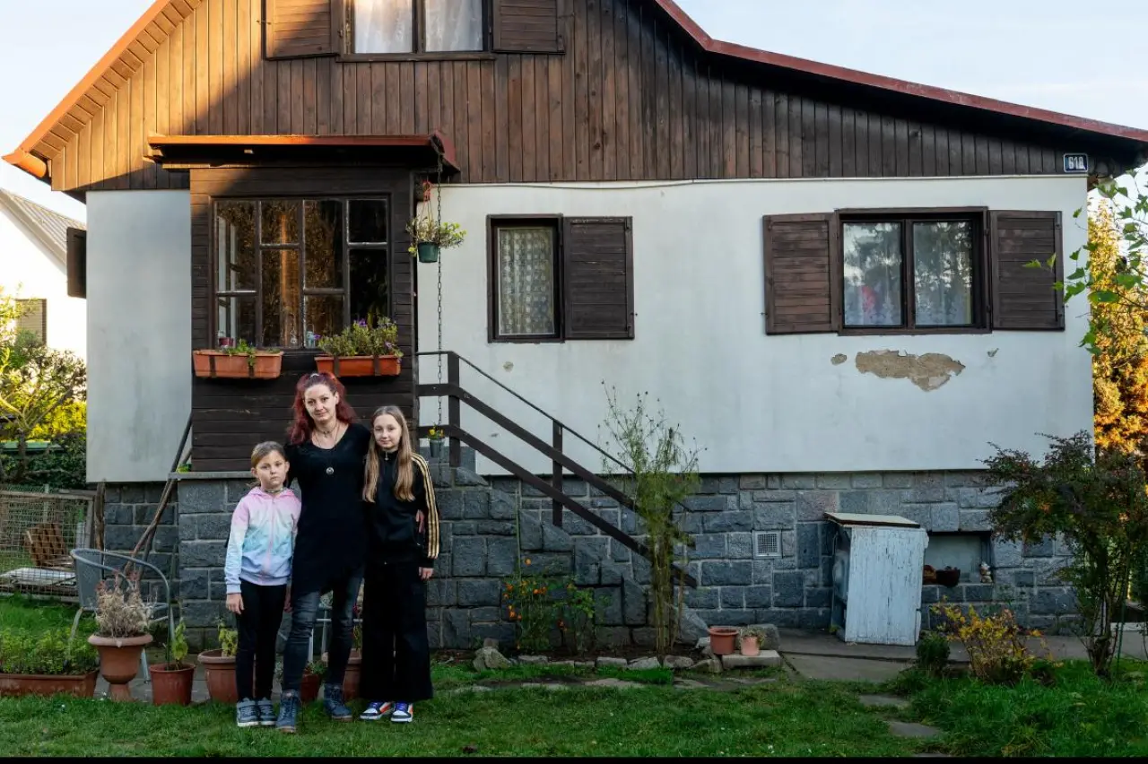 Pomohli jste Adéle a jejím dcerám udržet domov