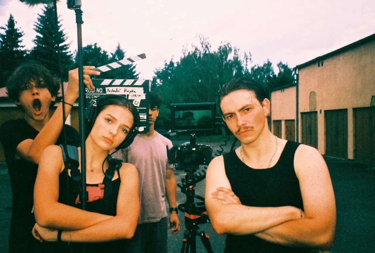 Pomozte nám natočit studentský film o šikaně - Rebarboru