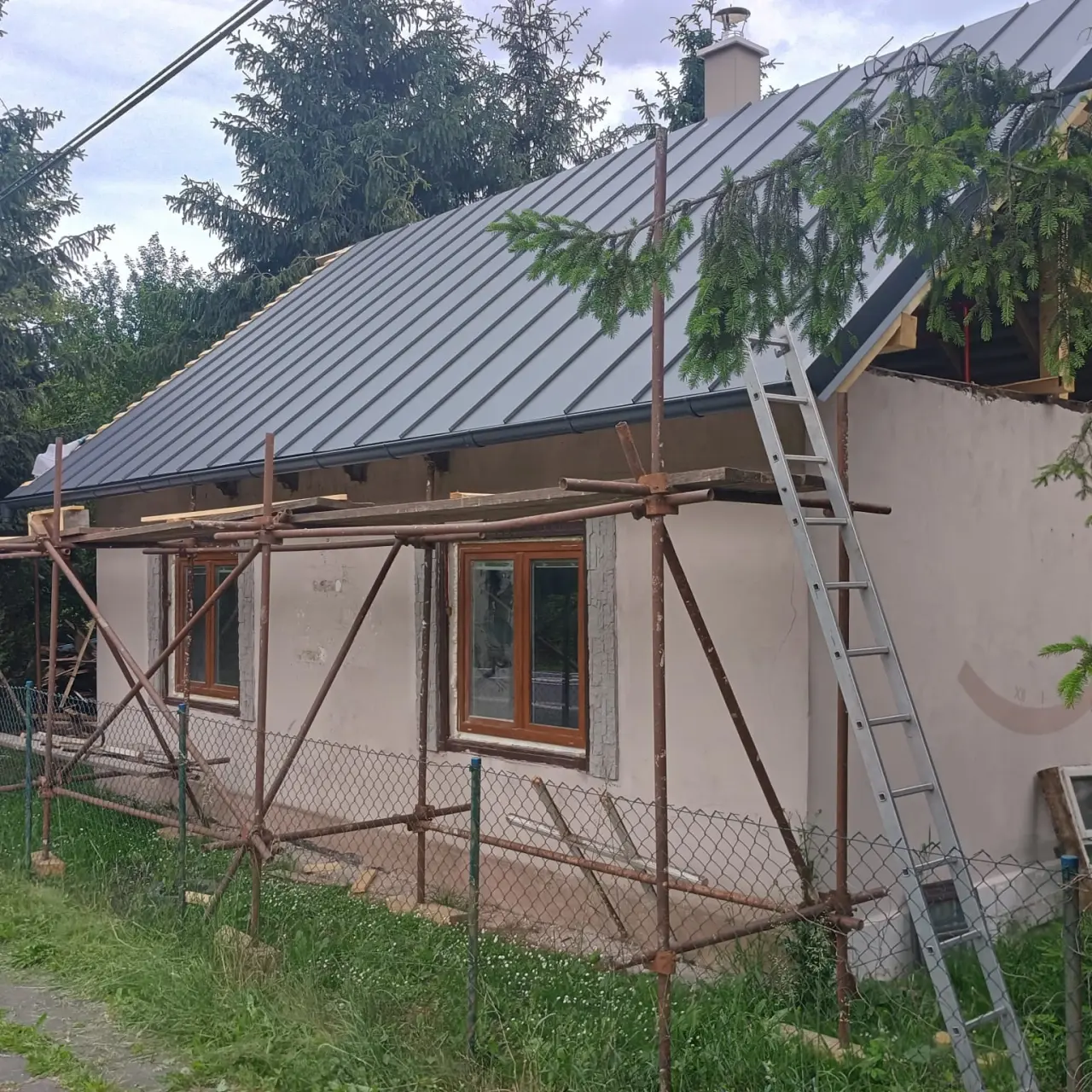 Pomohli jste Jiřině a její mamince po požáru střechy