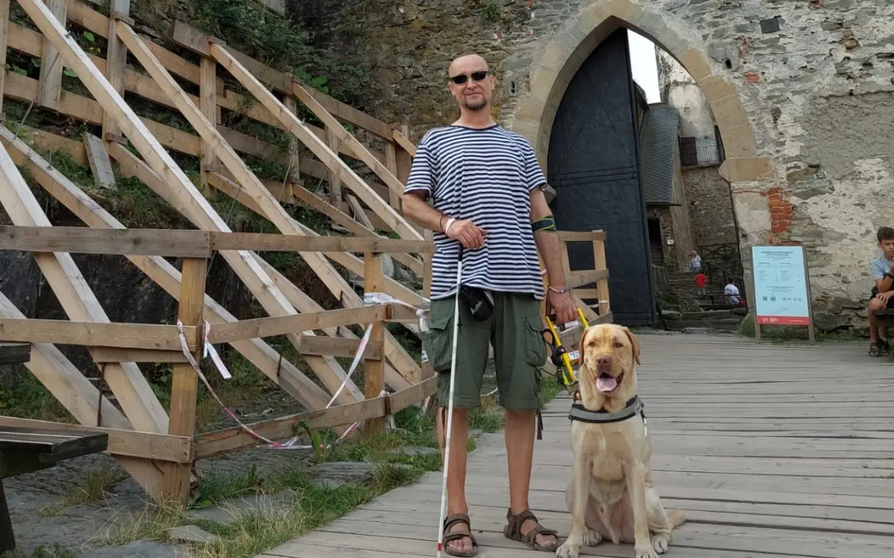 Podpořili jste péči o čtyřnohého pomocníka zrakově postiženého