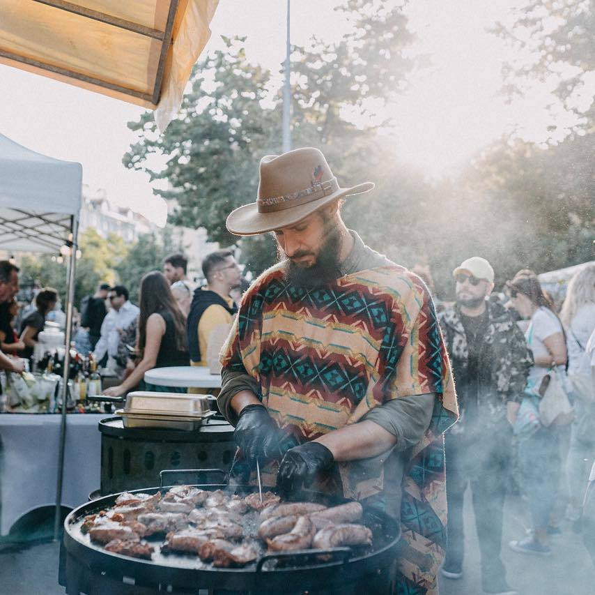 MAD BBQ a jeho BISTRO hledají pomoc!