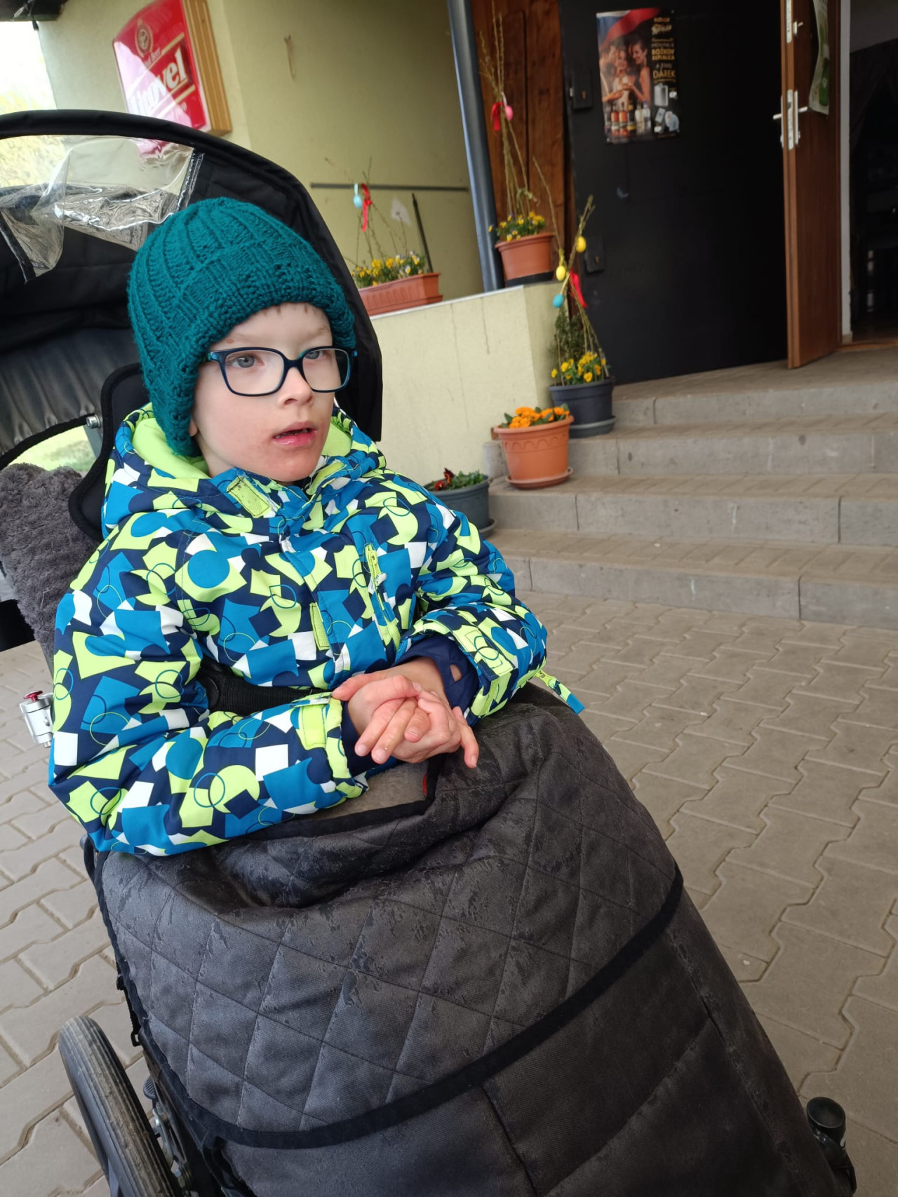 Hraboši na cestách pomáhají Míšovi a jeho mamince