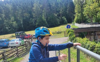 Kolo pro cyklo nadšence, dva kluky s handicapem