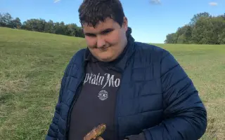 Dvoumetrový Ramon bojuje s těžkým autismem.