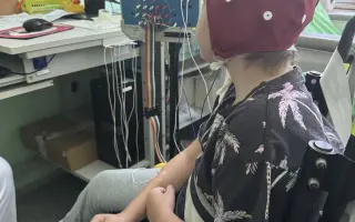 „Já se nehýbu, ale cítím svět – pomoz mi být šťastný každý den“  🩵