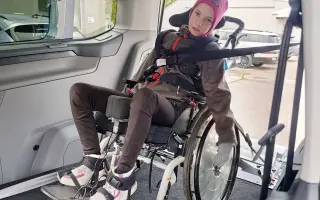Pomozte Natálce jezdit tam, kde je šťastná - auto, které změní život.