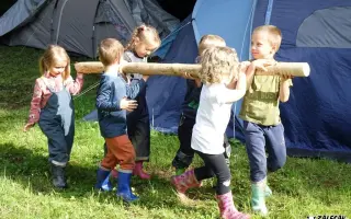 Stan Sahara na letní tábor a nové židle do zálesácké klubovny