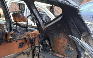 Pomoc při koupě nového auta, staré bylo zapáleno žhářem