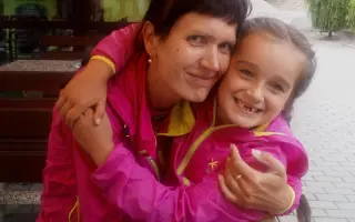 Pomozme mamince Petře s léčbou nádoru mozku, která jí může prodloužit čas s dcerou