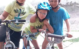 Pomoc pro 3 báječný kluky  kterým zemřela maminka.