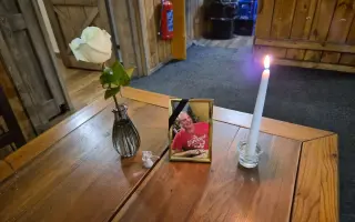 Pro manželku Janu a dceru Adélku po úmrtí manžela a tatínka