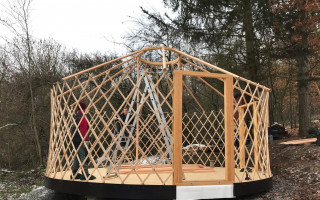 Pomozme postavit jurtu pro děti z Lesního klubu Malejov