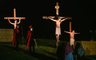 Kulisy Pašijové hry poškodil vítr. Zaslouží si nejen opravit, ale i vylepšit.