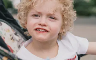 Pomoc Oliwerkovi vkročit do první třídy po svých nožičkách.