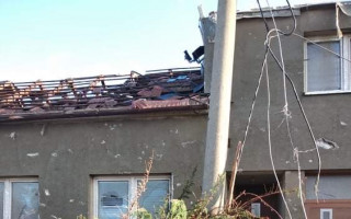 Pomoc Koutným, kterým tornádo zničilo dům