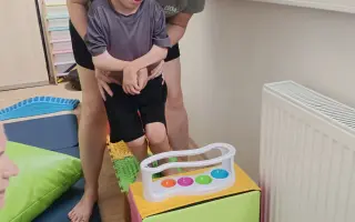 Pomozme Tádovi držet krok s bráchou