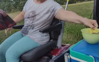 Místo vozíku elektrický skútr