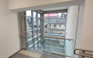 Cihla pro dědu, taška pro babču. Postavme to, než zestárneme taky!