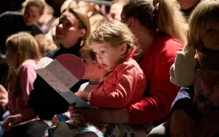 OBLÉKNEME CÍSAŘOVY NOVÉ ŠATY 2026 - festival otevřeného divadelního myšlení