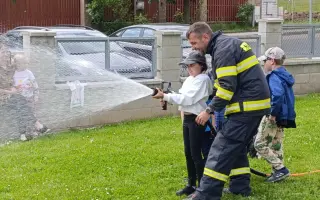Veřejná sbírka na reprezentativní prapor dobrovolných hasičů Jenštejn