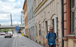 Pomozme nevidomému Františkovi postarat se o čtyřnohého parťáka Ašíka