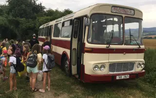 Pomozte zachránit autobus z roku 1977 – srdce našeho dětského tábora