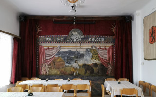 Restaurování opony loutkové scény DS Krakonoš ve Vysokém nad Jizerou