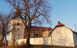 Elektronický pohon hodin ve věži kostela v obci Bořitov