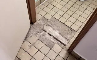 Povodeň mi poškodila dům. Potřebuji znalce a právní pomoc