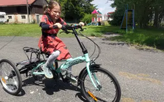 Baruška si přeje jezdit na kole a Vy můžete pomoci