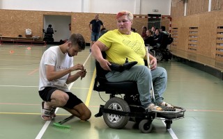 Hra začíná už v létě - Pomožte Powerchair hokejistům s přípravou!