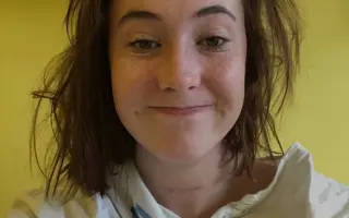 V patnácti prodělala rakovinu. Teď rozjíždí značku svíček KIMARO.